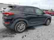 2017 Hyundai Tucson SE z VIN KM8J23A48HU262124, wystawiony jako Copart lot #80371885 z przebiegiem 160 361 mil mil oraz Szkoda całkowita • Salvage title. Historia ofert i sprzedaży dostępna na DreamBid. Obrazek 3.