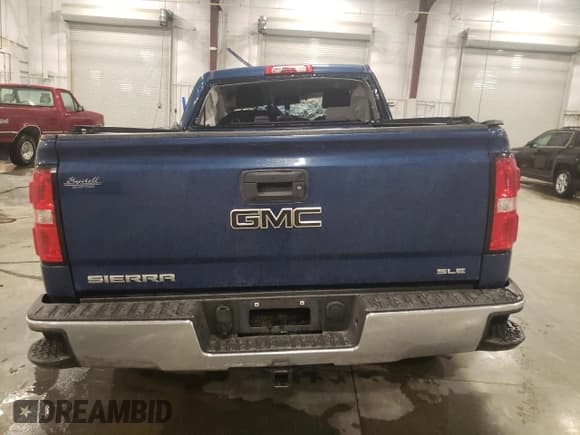 ✅ 2018 GMC Sierra 1500 SLE • VIN: 1GTV2MEC3JZ147128 • Лот: 71707965. Опубликован ранее на Copart с пробегом Не указан. Бесплатный доступ к архиву аукционных продаж из США и подробный отчёт об истории автомобиля на DreamBid. Изображение 6.