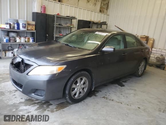 ✅ 2011 Toyota Camry LE • VIN: 4T1BK3EK8BU118335 • Лот: 89613315. Опубликован ранее на Copart с пробегом 187 389 миль. Бесплатный доступ к архиву аукционных продаж из США и подробный отчёт об истории автомобиля на DreamBid. Изображение 1.