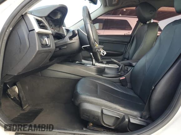 ✅ 2017 BMW 3 Series 320i • VIN: WBA8E1G56HNU13886 • Lot: 90267575. Listed on Copart with 162,206 mi. Free auction sales archive from the USA and detailed vehicle history report at DreamBid. Image 7.