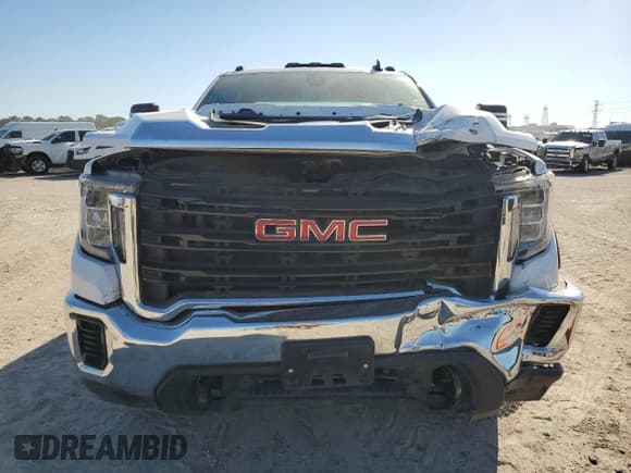 ✅ 2022 GMC Sierra 1500 • VIN: 1GT48LEY2NF313582 • Lot: 70024894. Wystawiony na Copart z przebiegiem 79 239 mil. Bezpłatny archiwum sprzedaży aukcyjnych z USA i szczegółowy raport historii pojazdu na DreamBid. Zdjęcie 5.