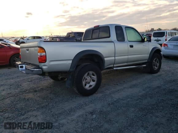 ✅ 2004 Toyota Tacoma PreRunner • VIN: 5TESM92N34Z363358 • Лот: 46954915. Опубликован ранее на Copart с пробегом 338 275 миль. Бесплатный доступ к архиву аукционных продаж из США и подробный отчёт об истории автомобиля на DreamBid. Изображение 3.