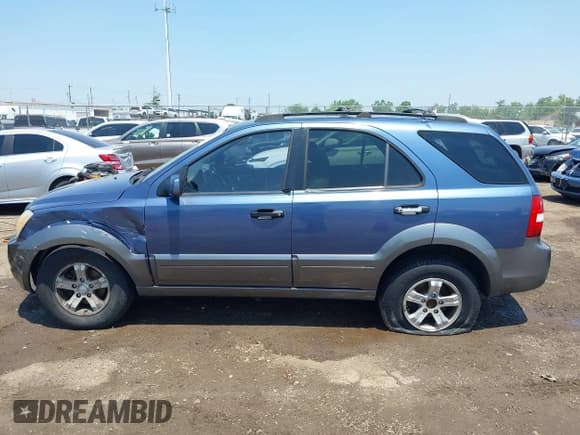 ✅ 2007 Kia Sorento LX • VIN: KNDJD736775665931 • Lot: 42471301. Listed on IAAI with 119,870 mi. Free auction sales archive from the USA and detailed vehicle history report at DreamBid. Image 14.