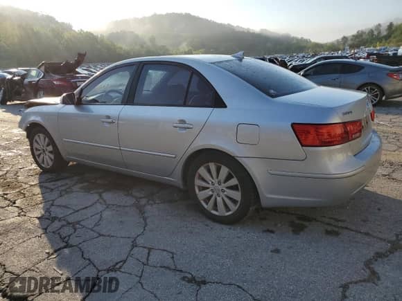 2010 Hyundai Sonata GLS z VIN 5NPET4AC5AH657751, wystawiony jako Copart lot #69328024 z przebiegiem 236 784 mil mil oraz Szkoda całkowita • Salvage title. Historia ofert i sprzedaży dostępna na DreamBid. Obrazek 2.