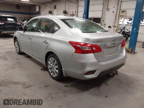 ✅ 2016 Nissan Sentra S • VIN: 3N1AB7AP7GY241821 • Lot: 43445068. Wystawiony na IAAI z przebiegiem 335 072 mil. Bezpłatny archiwum sprzedaży aukcyjnych z USA i szczegółowy raport historii pojazdu na DreamBid. Zdjęcie 3.