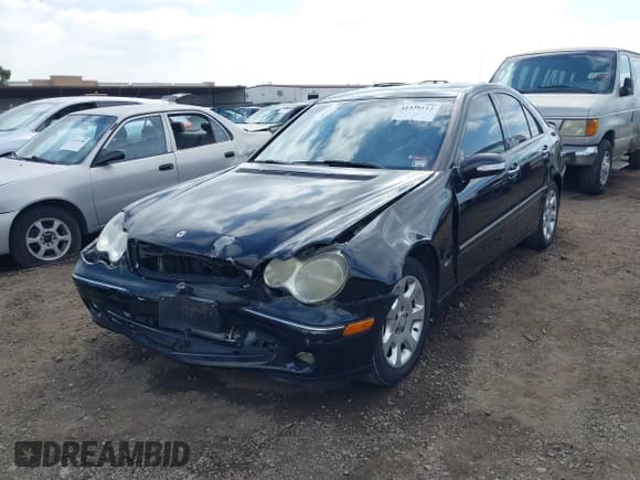 ✅ 2005 Mercedes-Benz C 320 • VIN: WDBRF64J45F564362 • Lot: 41539112. Wystawiony na IAAI z przebiegiem 170 847 mil. Bezpłatny archiwum sprzedaży aukcyjnych z USA i szczegółowy raport historii pojazdu na DreamBid. Zdjęcie 17.