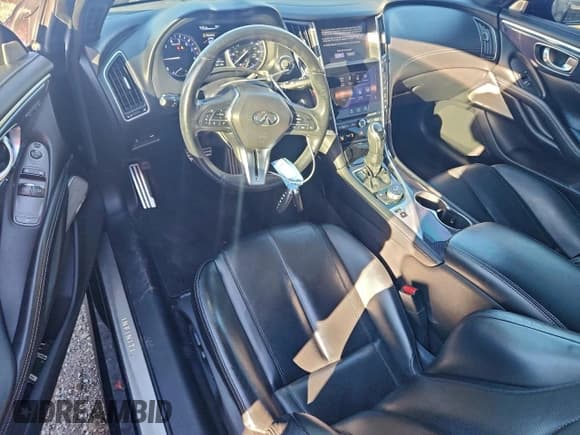 ✅ 2017 Infiniti Q60 Red Sport 400 • VIN: JN1FV7ELXHM700168 • Lot: 95886615. Wystawiony na Copart z przebiegiem 75 878 mil. Bezpłatny archiwum sprzedaży aukcyjnych z USA i szczegółowy raport historii pojazdu na DreamBid. Zdjęcie 8.