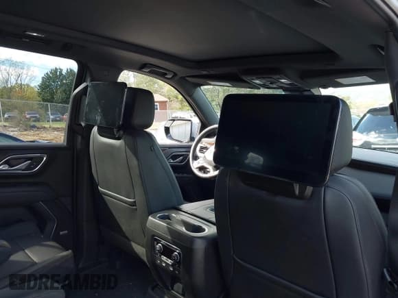 ✅ 2024 Chevrolet Suburban High Country • VIN: 1GNSKGKL2RR287456 • Lot: 43437134. Wystawiony na IAAI z przebiegiem 29 046 mil. Bezpłatny archiwum sprzedaży aukcyjnych z USA i szczegółowy raport historii pojazdu na DreamBid. Zdjęcie 17.