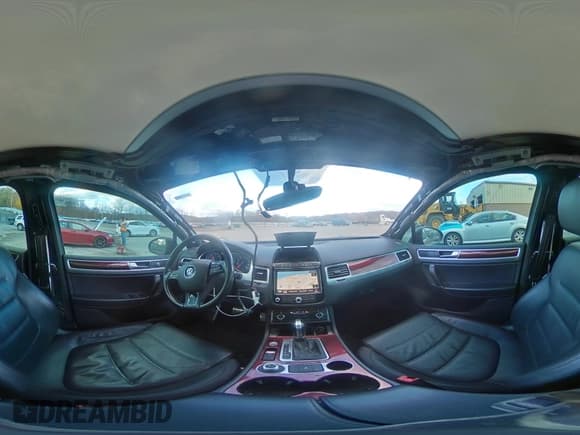 ✅ 2016 Volkswagen Touareg Sport • VIN: WVGEP9BP1GD001527 • Lot: 90590085. Wystawiony na Copart z przebiegiem 129 917 mil. Bezpłatny archiwum sprzedaży aukcyjnych z USA i szczegółowy raport historii pojazdu na DreamBid. Zdjęcie 15.