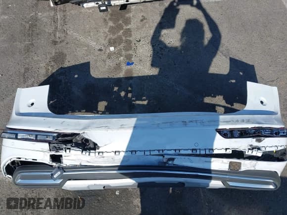 ✅ 2024 Audi Q5 Premium • VIN: WA1ABAFY1R2006810 • Лот: 43163614. Опубликован ранее на IAAI с пробегом 11 832 миль. Бесплатный доступ к архиву аукционных продаж из США и подробный отчёт об истории автомобиля на DreamBid. Изображение 12.