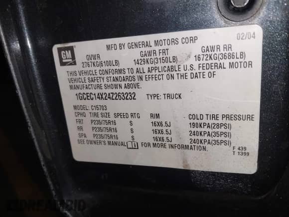 2004 Chevrolet Silverado 1500 Work Truck z VIN 1GCEC14X24Z263232, wystawiony jako IAAI lot #41720611 z przebiegiem 272 921 mil mil oraz . Historia ofert i sprzedaży dostępna na DreamBid. Obrazek 9.