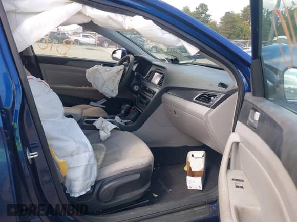 2016 Hyundai Sonata Sport with VIN 5NPE34AF8GH260361, listed as a IAAI auction lot 43336466 with 113,179 mi miles and . Bid and sale history available at DreamBid. Image 5.