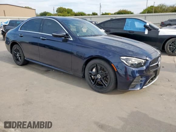 ✅ 2022 Mercedes-Benz E 350 • VIN: W1KZF8DBXNB045044 • Lot: 81934965. Wystawiony na Copart z przebiegiem 35 464 mil. Bezpłatny archiwum sprzedaży aukcyjnych z USA i szczegółowy raport historii pojazdu na DreamBid. Zdjęcie 4.