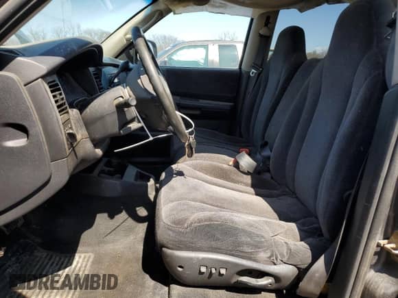 2003 Dodge Dakota Sport z VIN 1D7HG38N13S101403, wystawiony jako Copart lot #50814875 z przebiegiem 15 396 mil mil oraz Czysty tytuł • Clean title. Historia ofert i sprzedaży dostępna na DreamBid. Obrazek 7.