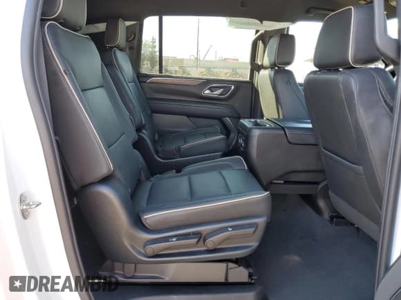 ✅ 2023 Chevrolet Suburban Premier • VIN: 1GNSCFKD2PR449843 • Lot: 70360485. Wystawiony na Copart z przebiegiem 46 506 mil. Bezpłatny archiwum sprzedaży aukcyjnych z USA i szczegółowy raport historii pojazdu na DreamBid. Zdjęcie 11.