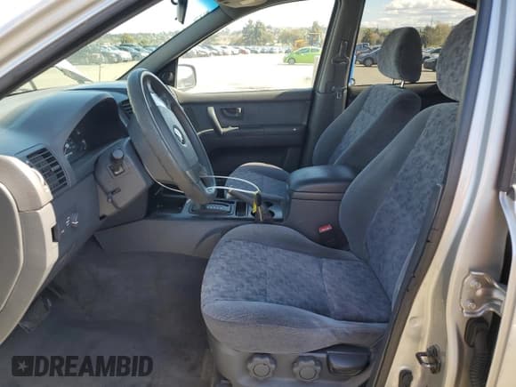 ✅ 2003 Kia Sorento LX • VIN: KNDJD733035175296 • Лот: 49673265. Опубликован ранее на Copart с пробегом 107 062 миль. Бесплатный доступ к архиву аукционных продаж из США и подробный отчёт об истории автомобиля на DreamBid. Изображение 7.