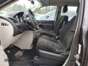 ✅ 2016 Dodge Grand Caravan SE • VIN: 2C4RDGBG5GR195253 • Lot: 90844475. Wystawiony na Copart z przebiegiem 244 453 mil. Bezpłatny archiwum sprzedaży aukcyjnych z USA i szczegółowy raport historii pojazdu na DreamBid. Zdjęcie 7.