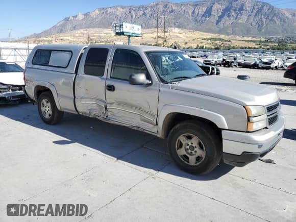 ✅ 2006 Chevrolet Silverado 1500 LT1 • VIN: 1GCEK19B56E157609 • Лот: 73546514. Опубликован ранее на Copart с пробегом 98 055 миль. Бесплатный доступ к архиву аукционных продаж из США и подробный отчёт об истории автомобиля на DreamBid. Изображение 4.