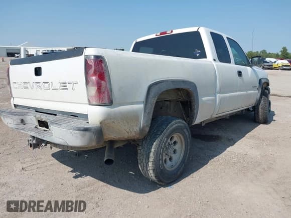 ✅ 2003 Chevrolet Silverado 2500HD LS • VIN: 1GCHC29U93Z155304 • Лот: 43158969. Опубликован ранее на IAAI с пробегом Не указан. Бесплатный доступ к архиву аукционных продаж из США и подробный отчёт об истории автомобиля на DreamBid. Изображение 4.