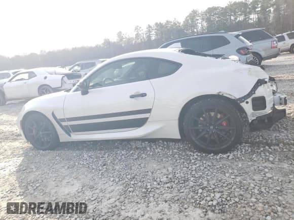 ✅ 2024 Toyota 86 TRUENO Edition • VIN: JF1ZNBM15R8751378 • Лот: 88785235. Опубликован ранее на Copart с пробегом 10 808 миль. Бесплатный доступ к архиву аукционных продаж из США и подробный отчёт об истории автомобиля на DreamBid. Изображение 2.