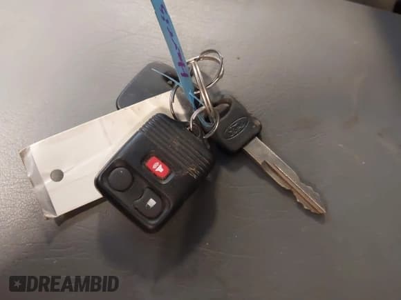 ✅ 2002 Ford F-250 XL • VIN: 1FTNW20F22EB67423 • Лот: 43838729. Опубликован ранее на IAAI с пробегом 194 432 миль. Бесплатный доступ к архиву аукционных продаж из США и подробный отчёт об истории автомобиля на DreamBid. Изображение 11.