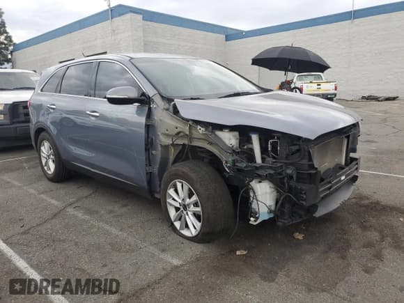 ✅ 2020 Kia Sorento LX • VIN: 5XYPG4A32LG627694 • Lot: 85588685. Listed on Copart with 67,851 mi. Free auction sales archive from the USA and detailed vehicle history report at DreamBid. Image 4.