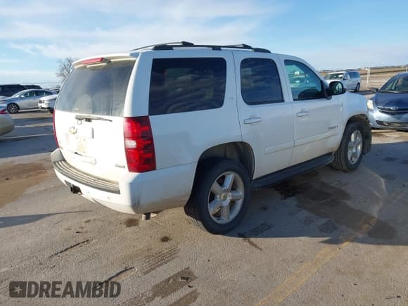 ✅ 2007 Chevrolet Tahoe LTZ • VIN: 1GNFK130X7J406501 • Lot: 43626787. Wystawiony na IAAI z przebiegiem 259 163 mil. Bezpłatny archiwum sprzedaży aukcyjnych z USA i szczegółowy raport historii pojazdu na DreamBid. Zdjęcie 4.