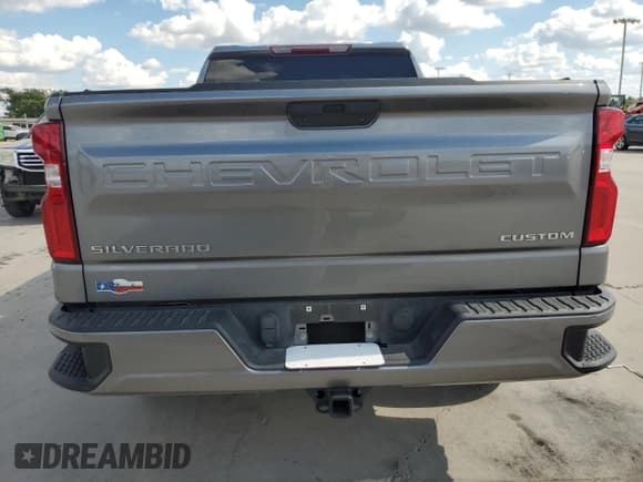 ✅ 2020 Chevrolet Silverado 1500 Custom • VIN: 1GCRWBEK8LZ242272 • Lot: 72089074. Wystawiony na Copart z przebiegiem 39 922 mil. Bezpłatny archiwum sprzedaży aukcyjnych z USA i szczegółowy raport historii pojazdu na DreamBid. Zdjęcie 6.