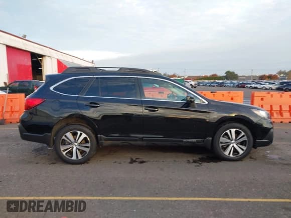 ✅ 2018 Subaru Outback Limited • VIN: 4S4BSANC6J3330118 • Lot: 43599280. Listed on IAAI with 79,074 mi. Free auction sales archive from the USA and detailed vehicle history report at DreamBid. Image 12.
