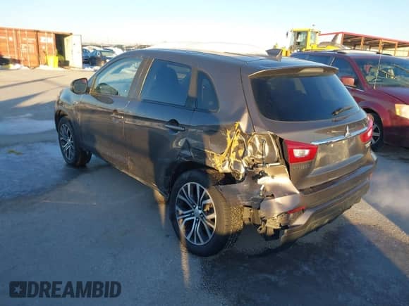 2018 Mitsubishi Outlander ES with VIN JA4AR3AU7JU025947, listed as a IAAI auction lot 41245676 with 216,696 mi miles and . Bid and sale history available at DreamBid. Image 3.