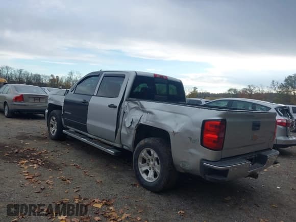 ✅ 2015 Chevrolet Silverado 1500 LT • VIN: 3GCUKREH7FG142638 • Lot: 43630728. Listed on IAAI with 182,979 mi. Free auction sales archive from the USA and detailed vehicle history report at DreamBid. Image 3.