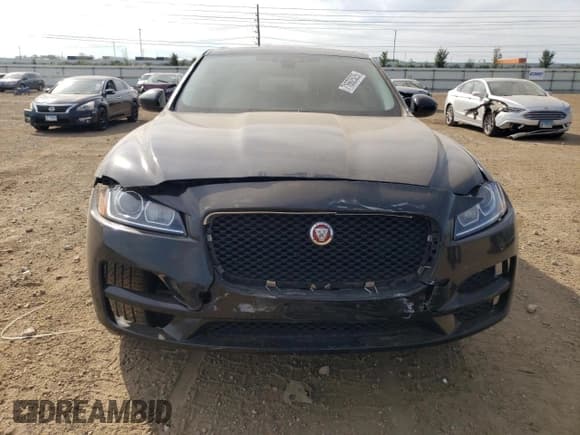 ✅ 2017 Jaguar F-Pace 35t Premium • VIN: SADCJ2BV2HA893622 • Лот: 71662525. Опубликован ранее на Copart с пробегом 130 672 миль. Бесплатный доступ к архиву аукционных продаж из США и подробный отчёт об истории автомобиля на DreamBid. Изображение 5.