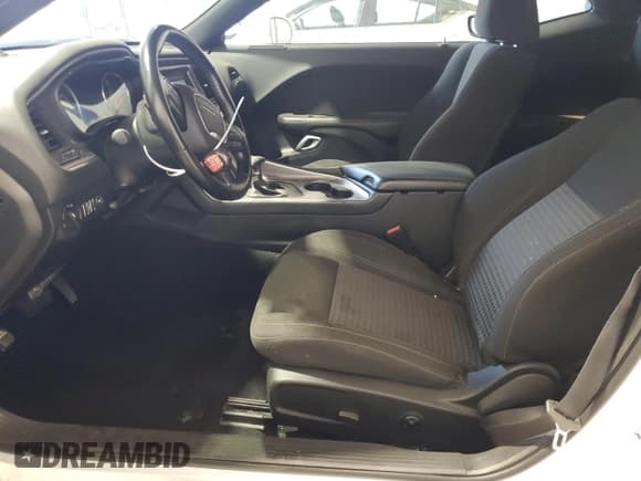 ✅ 2021 Dodge Challenger SXT • VIN: 2C3CDZAG2MH542692 • Lot: 84971605. Wystawiony na Copart z przebiegiem 61 153 mil. Bezpłatny archiwum sprzedaży aukcyjnych z USA i szczegółowy raport historii pojazdu na DreamBid. Zdjęcie 7.