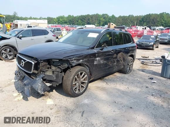 ✅ 2018 Volvo XC90 Momentum • VIN: YV4102PK3J1368088 • Lot: 42592116. Listed on IAAI with 87,185 mi. Free auction sales archive from the USA and detailed vehicle history report at DreamBid. Image 18.