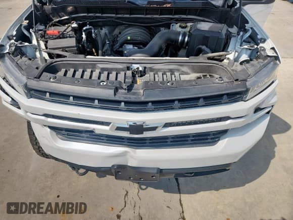 ✅ 2020 Chevrolet Silverado 1500 RST • VIN: 3GCUYEEL0LG183023 • Лот: 70036155. Опубликован ранее на Copart с пробегом 64 717 миль. Бесплатный доступ к архиву аукционных продаж из США и подробный отчёт об истории автомобиля на DreamBid. Изображение 11.