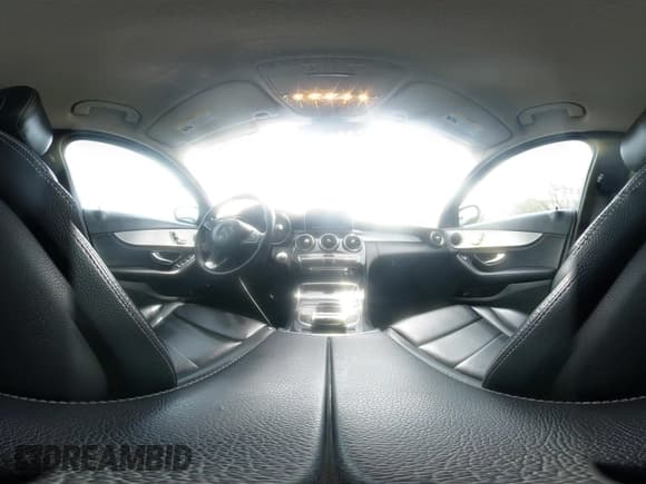 ✅ 2015 Mercedes-Benz C 300 Luxury • VIN: 55SWF4KB4FU021991 • Lot: 43130557. Listed on IAAI with 135,845 mi. Free auction sales archive from the USA and detailed vehicle history report at DreamBid. Image 18.