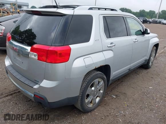 ✅ 2011 GMC Terrain SLT-2 • VIN: 2CTFLWE56B6266128 • Lot: 42533610. Wystawiony na IAAI z przebiegiem 244 412 mil. Bezpłatny archiwum sprzedaży aukcyjnych z USA i szczegółowy raport historii pojazdu na DreamBid. Zdjęcie 4.