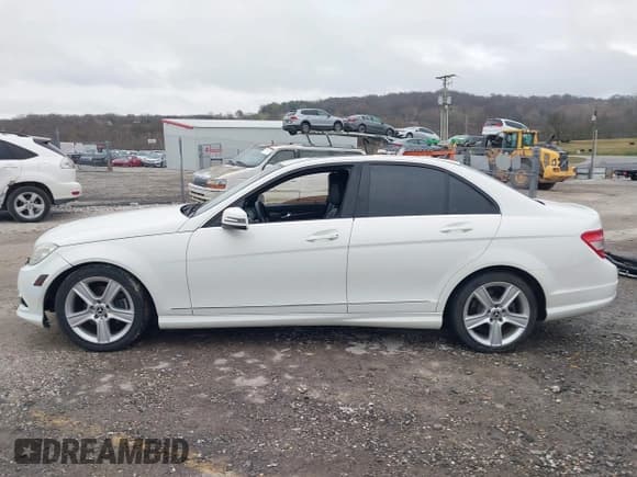 ✅ 2010 Mercedes-Benz C 300 Sport • VIN: WDDGF5EB8AR098086 • Lot: 43782977. Listed on IAAI with Not provided. Free auction sales archive from the USA and detailed vehicle history report at DreamBid. Image 14.