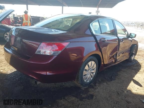 ✅ 2008 Honda Accord LX • VIN: JHMCP26338C078495 • Lot: 43675950. Wystawiony na IAAI z przebiegiem 178 245 mil. Bezpłatny archiwum sprzedaży aukcyjnych z USA i szczegółowy raport historii pojazdu na DreamBid. Zdjęcie 4.