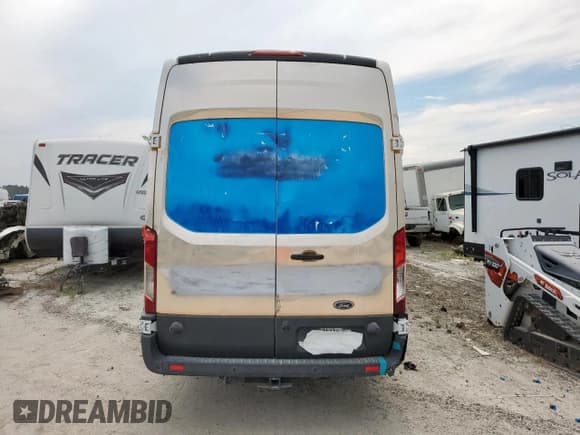 ✅ 2017 Ford Transit • VIN: 1FTBW3XM4HKB25441 • Lot: 69480095. Wystawiony na Copart z przebiegiem 161 696 mil. Bezpłatny archiwum sprzedaży aukcyjnych z USA i szczegółowy raport historii pojazdu na DreamBid. Zdjęcie 6.