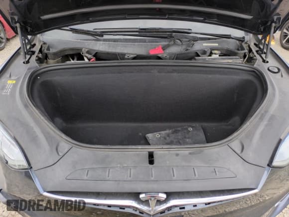 ✅ 2017 Tesla Model X 90D • VIN: 5YJXCBE25HF078296 • Lot: 59865745. Wystawiony na Copart z przebiegiem Nie podano. Bezpłatny archiwum sprzedaży aukcyjnych z USA i szczegółowy raport historii pojazdu na DreamBid. Zdjęcie 11.