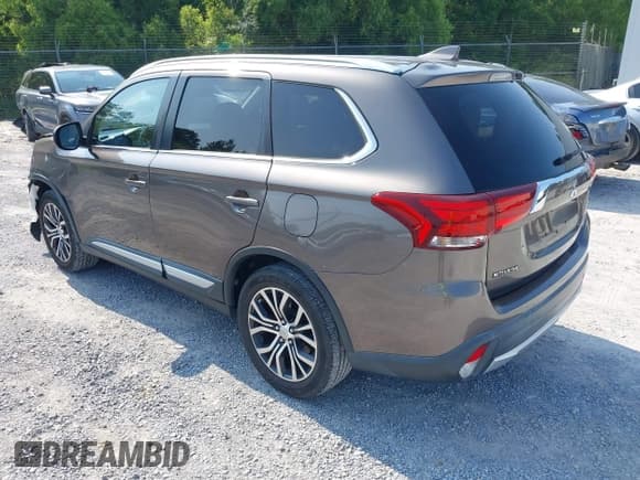 ✅ 2018 Mitsubishi Outlander SE • VIN: JA4AD3A36JZ003236 • Lot: 42413894. Wystawiony na IAAI z przebiegiem 88 903 mil. Bezpłatny archiwum sprzedaży aukcyjnych z USA i szczegółowy raport historii pojazdu na DreamBid. Zdjęcie 3.