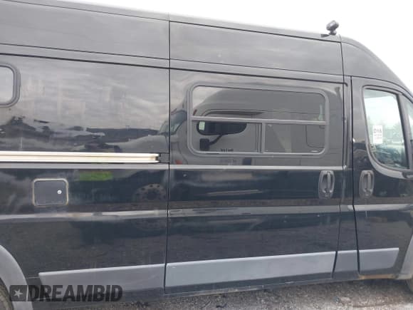 ✅ 2016 Ram ProMaster Cargo • VIN: 3C6TRVDG4GE101056 • Lot: 41715786. Wystawiony na IAAI z przebiegiem 141 620 mil. Bezpłatny archiwum sprzedaży aukcyjnych z USA i szczegółowy raport historii pojazdu na DreamBid. Zdjęcie 13.