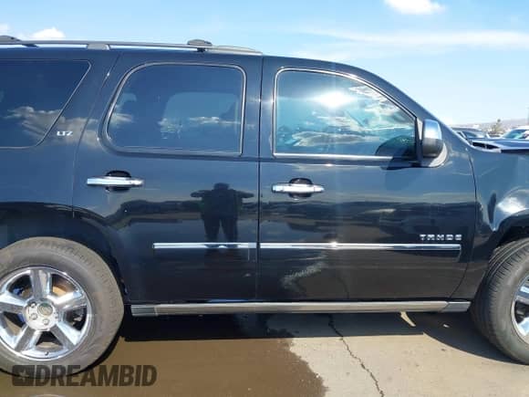 2011 Chevrolet Tahoe LTZ с VIN 1GNSKCE07BR400284, выставлен на аукционе IAAI как лот 43077478 с пробегом 151 694 миль миль и . История ставок и продаж доступна на DreamBid. Изображение 13.