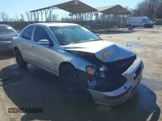 ✅ 2005 Volvo S60 • VIN: YV1RH592052459505 • Lot: 41582640. Wystawiony na IAAI z przebiegiem 91 343 mil. Bezpłatny archiwum sprzedaży aukcyjnych z USA i szczegółowy raport historii pojazdu na DreamBid. Zdjęcie 1.