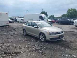 ✅ 2013 Volkswagen Jetta Hybrid SE • VIN: 3VW637AJ3DM309706 • Lot: 42700628. Listed on IAAI with 81,794 mi. Free auction sales archive from the USA and detailed vehicle history report at DreamBid. Image 1.