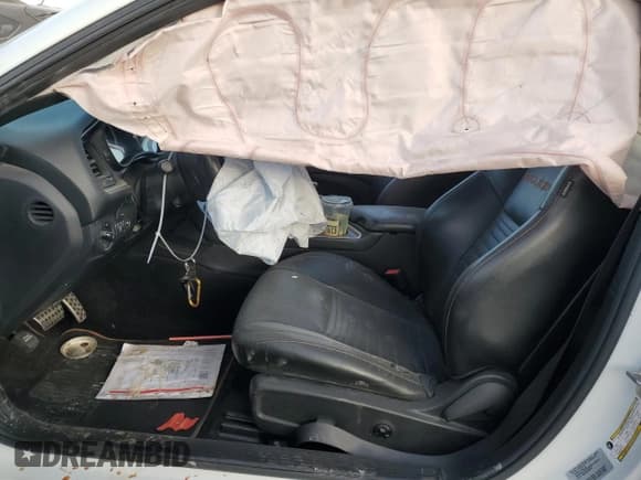 ✅ 2016 Dodge Challenger R/T Scat Pack • VIN: 2C3CDZFJ2GH245141 • Lot: 81559993. Wystawiony na Copart z przebiegiem 46 285 mil. Bezpłatny archiwum sprzedaży aukcyjnych z USA i szczegółowy raport historii pojazdu na DreamBid. Zdjęcie 7.