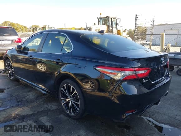✅ 2019 Toyota Camry SE • VIN: 4T1B11HK5KU211784 • Lot: 43448241. Wystawiony na IAAI z przebiegiem 92 713 mil. Bezpłatny archiwum sprzedaży aukcyjnych z USA i szczegółowy raport historii pojazdu na DreamBid. Zdjęcie 3.