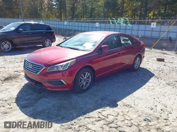 ✅ 2016 Hyundai Sonata SE • VIN: 5NPE24AF6GH291191 • Лот: 43636573. Опубликован ранее на IAAI с пробегом 119 232 миль. Бесплатный доступ к архиву аукционных продаж из США и подробный отчёт об истории автомобиля на DreamBid. Изображение 2.