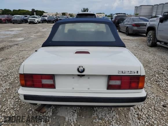 1992 BMW 3 Series z VIN WBABB2317NEC29787, wystawiony jako Copart lot #74238544 z przebiegiem 159 697 mil mil oraz Czysty tytuł • Clean title. Historia ofert i sprzedaży dostępna na DreamBid. Obrazek 6.